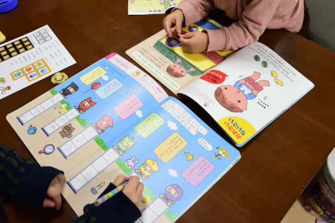 ポピー副教材は少ないけどシールは多い