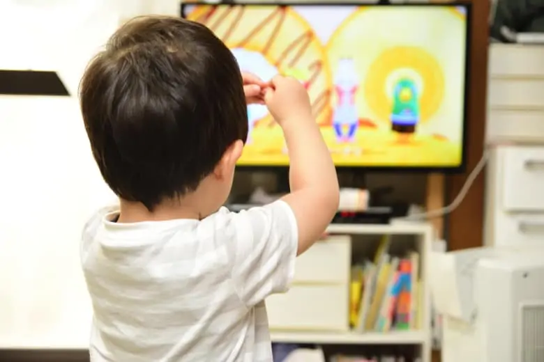 こどもちゃれんじ4歳コースのDVDで英語を学ぶ2歳